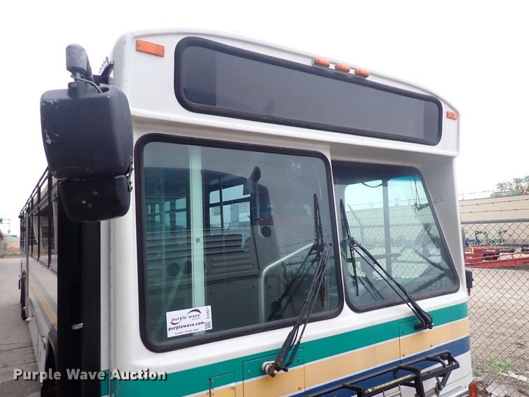 image for item DJ5627 2006 Gillig Phantom C29D096N4  transit bus