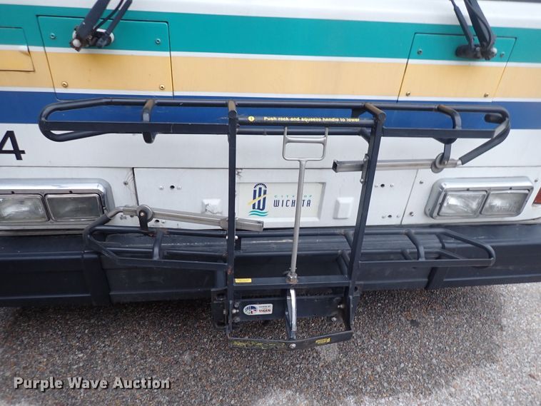 image for item DJ5627 2006 Gillig Phantom C29D096N4  transit bus