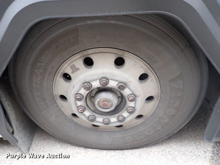 image for item DJ5627 2006 Gillig Phantom C29D096N4  transit bus