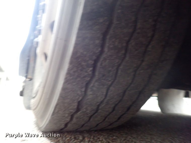 image for item DJ5627 2006 Gillig Phantom C29D096N4  transit bus