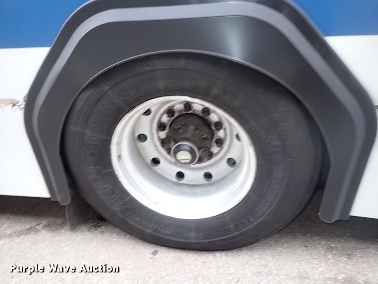 image for item DJ5627 2006 Gillig Phantom C29D096N4  transit bus