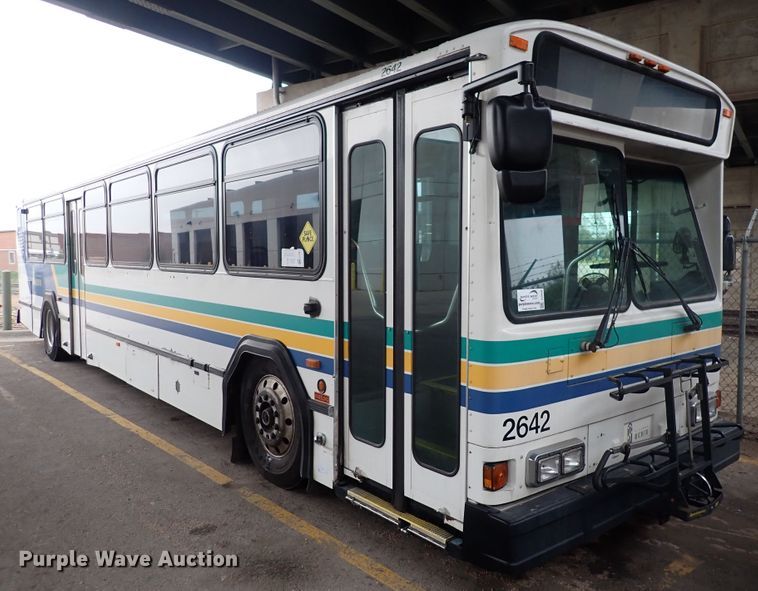 image for item DJ5630 2006 Gillig Phantom C29D096N4  transit bus