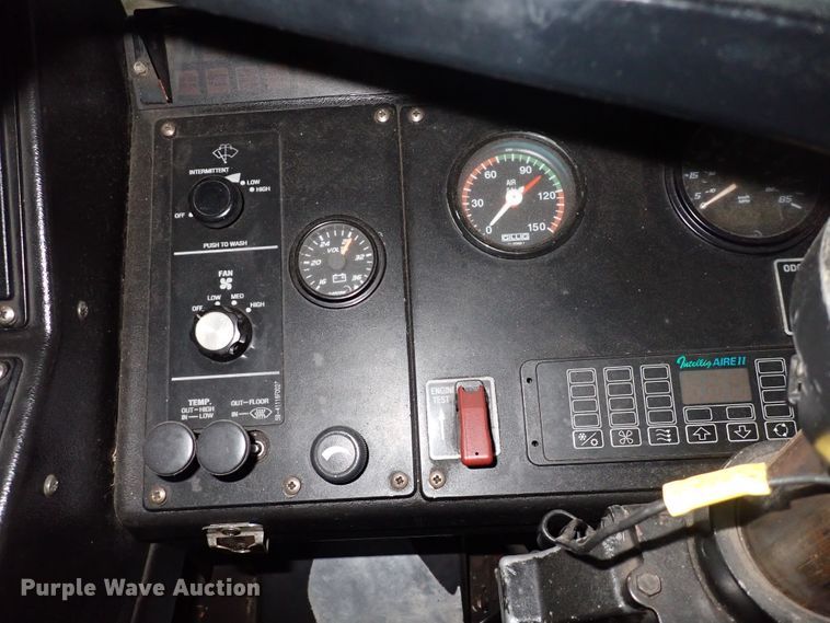 image for item DJ5630 2006 Gillig Phantom C29D096N4  transit bus