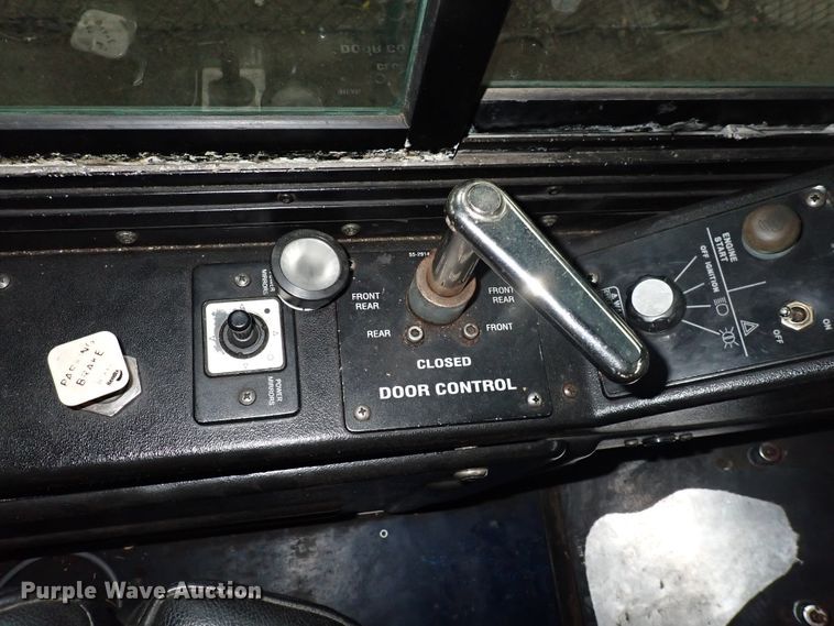 image for item DJ5630 2006 Gillig Phantom C29D096N4  transit bus