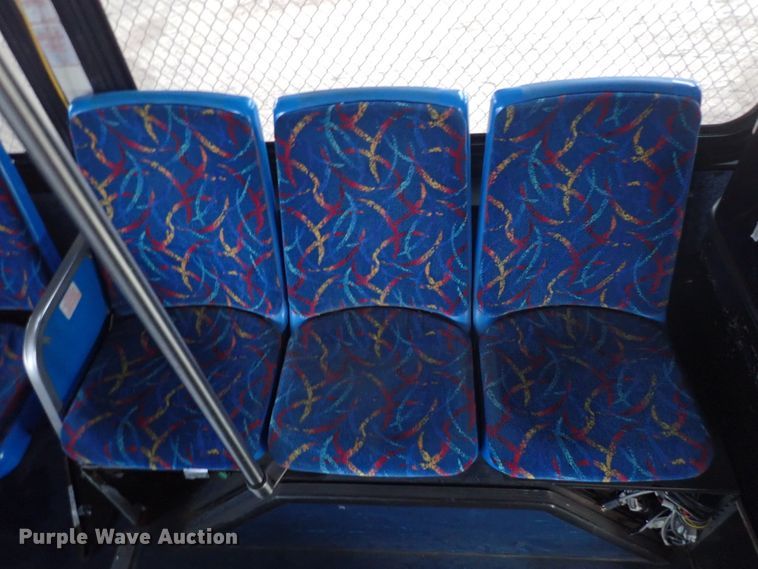 image for item DJ5630 2006 Gillig Phantom C29D096N4  transit bus