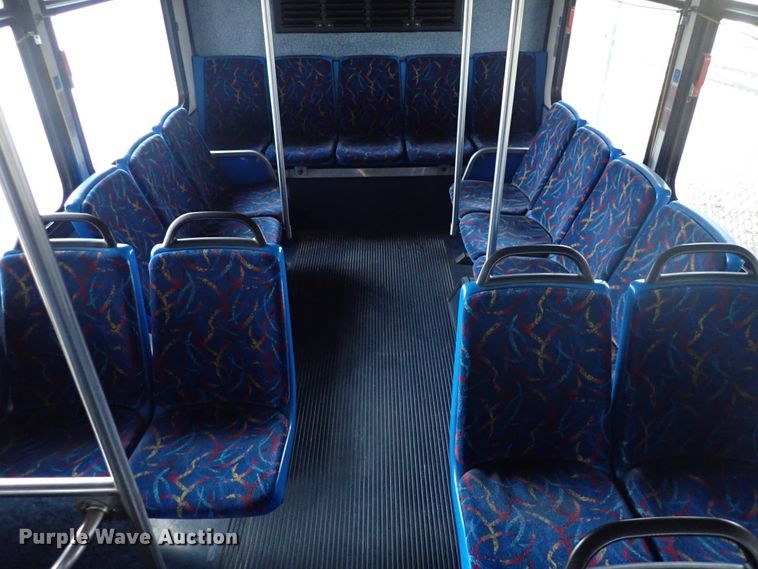 image for item DJ5630 2006 Gillig Phantom C29D096N4  transit bus