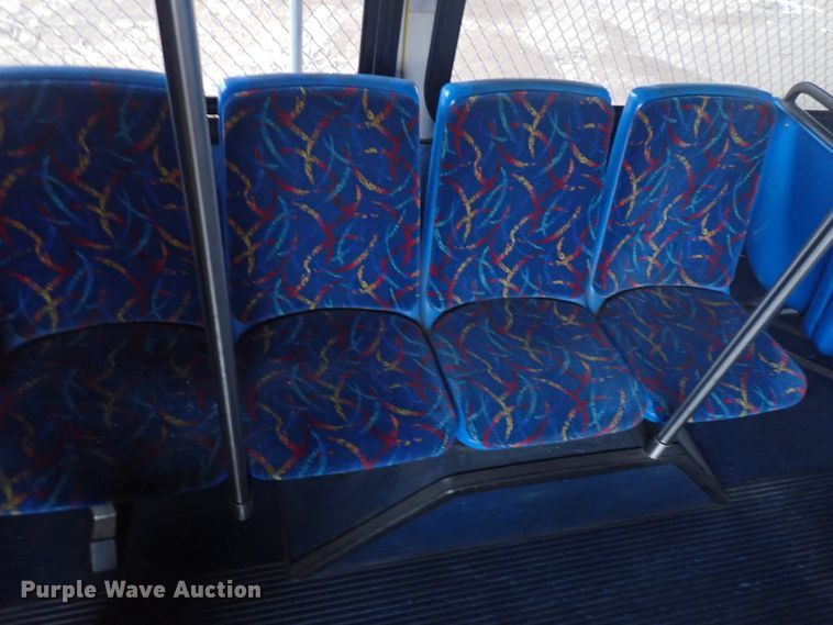 image for item DJ5630 2006 Gillig Phantom C29D096N4  transit bus