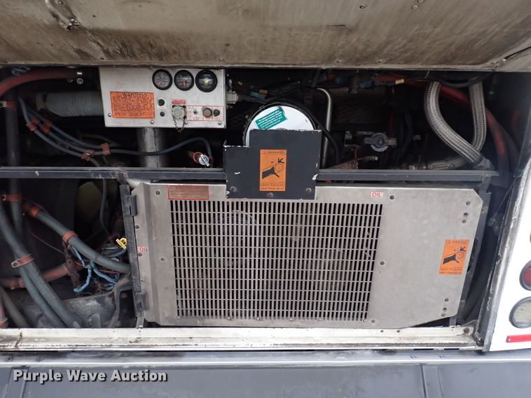 image for item DJ5630 2006 Gillig Phantom C29D096N4  transit bus