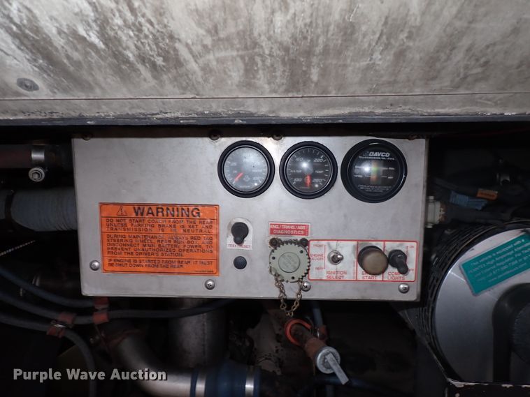 image for item DJ5630 2006 Gillig Phantom C29D096N4  transit bus