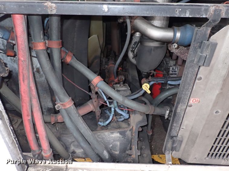 image for item DJ5630 2006 Gillig Phantom C29D096N4  transit bus