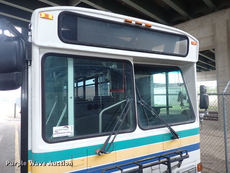 image for item DJ5630 2006 Gillig Phantom C29D096N4  transit bus