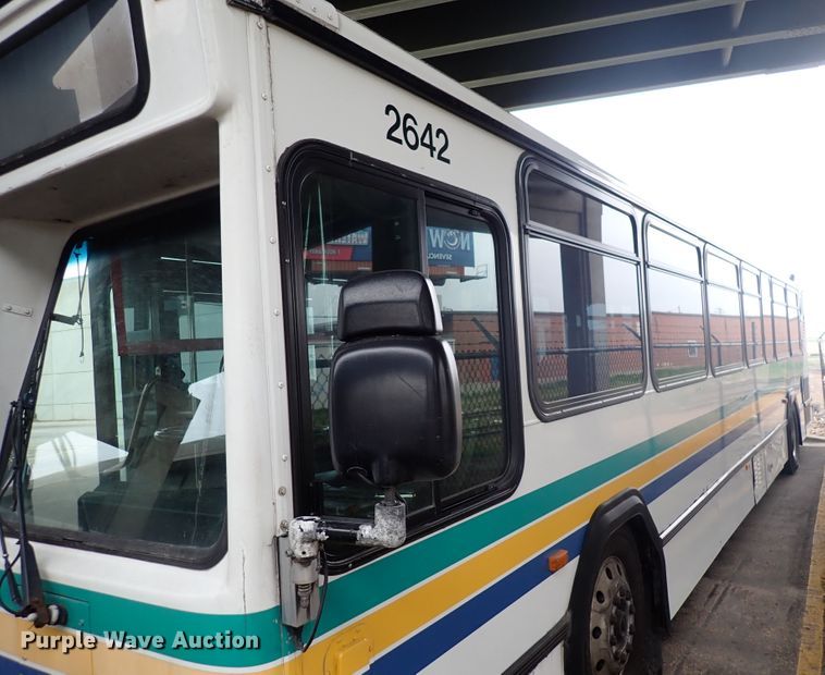 image for item DJ5630 2006 Gillig Phantom C29D096N4  transit bus