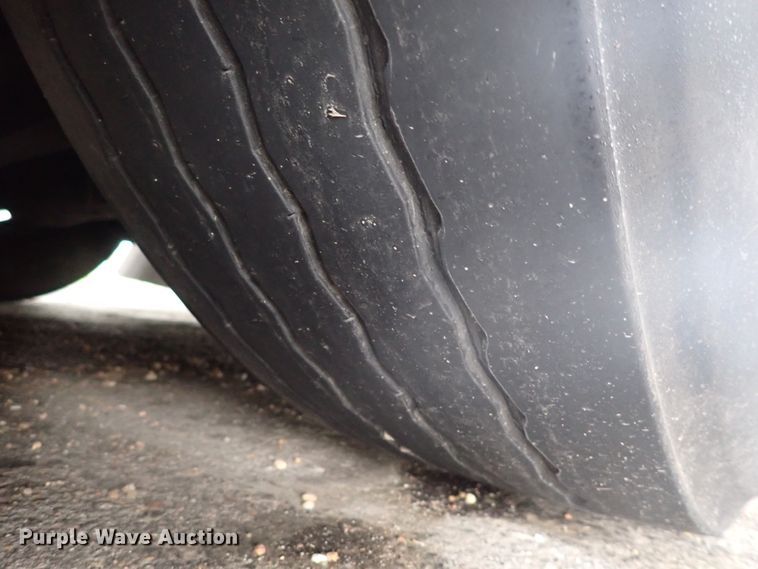 image for item DJ5630 2006 Gillig Phantom C29D096N4  transit bus