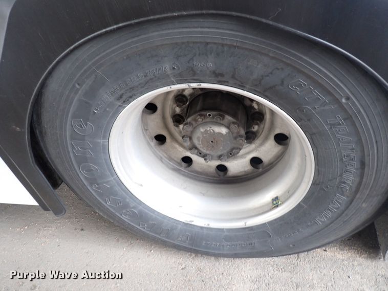 image for item DJ5630 2006 Gillig Phantom C29D096N4  transit bus