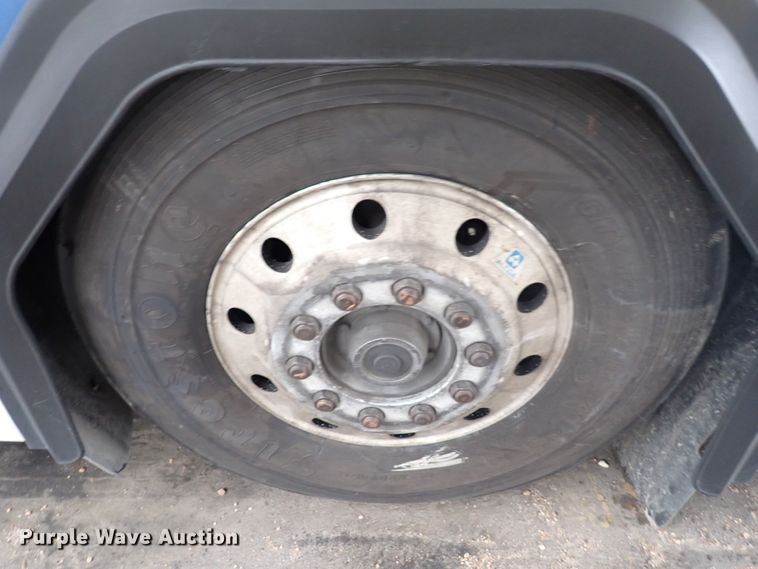 image for item DJ5630 2006 Gillig Phantom C29D096N4  transit bus