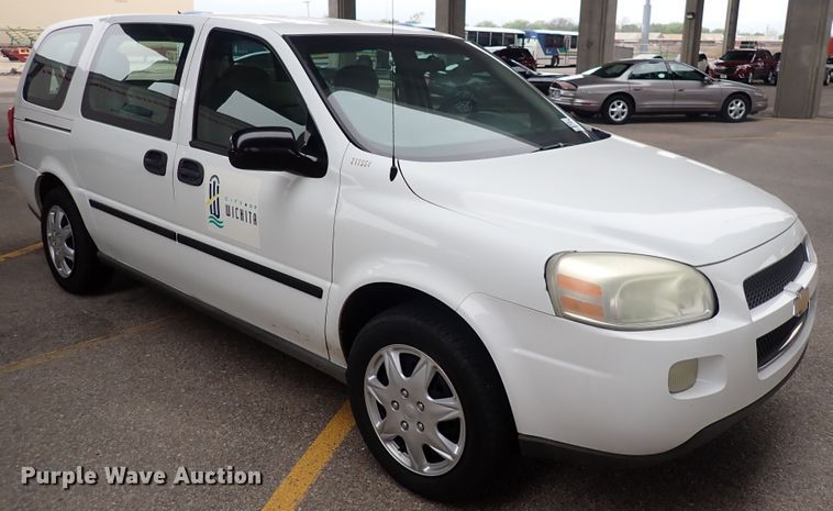 image for item DJ5633 2005 Chevrolet Uplander  van