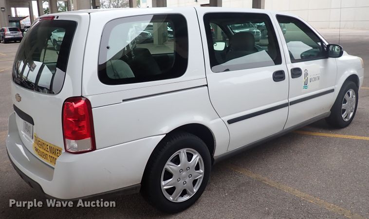 image for item DJ5633 2005 Chevrolet Uplander  van
