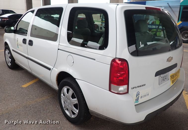 image for item DJ5633 2005 Chevrolet Uplander  van
