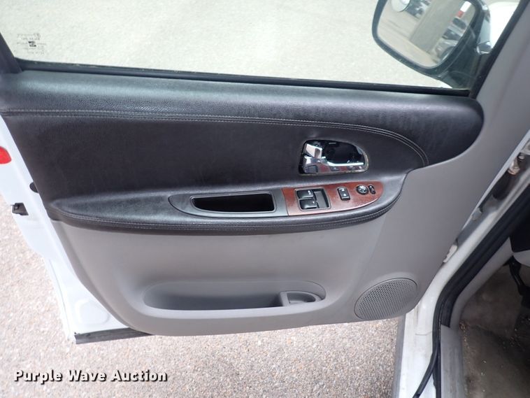 image for item DJ5633 2005 Chevrolet Uplander  van