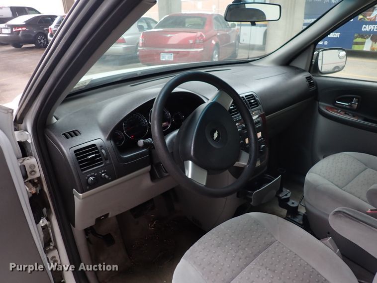 image for item DJ5633 2005 Chevrolet Uplander  van