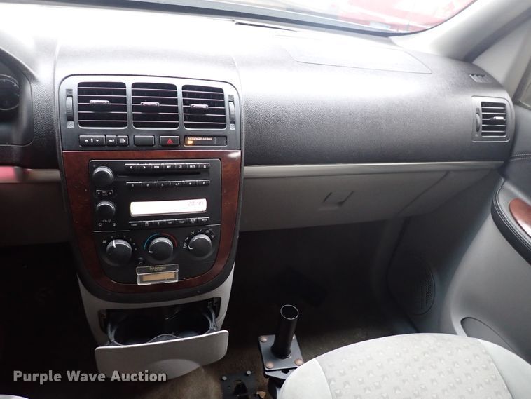 image for item DJ5633 2005 Chevrolet Uplander  van