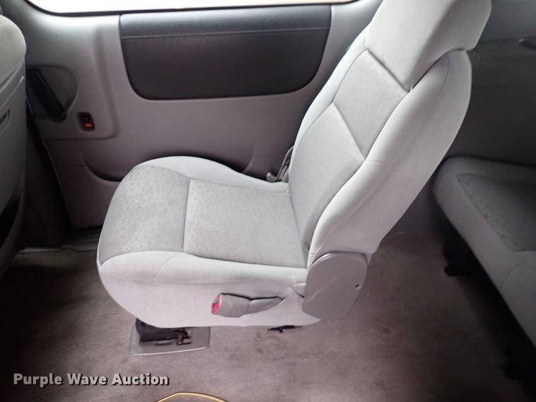 image for item DJ5633 2005 Chevrolet Uplander  van