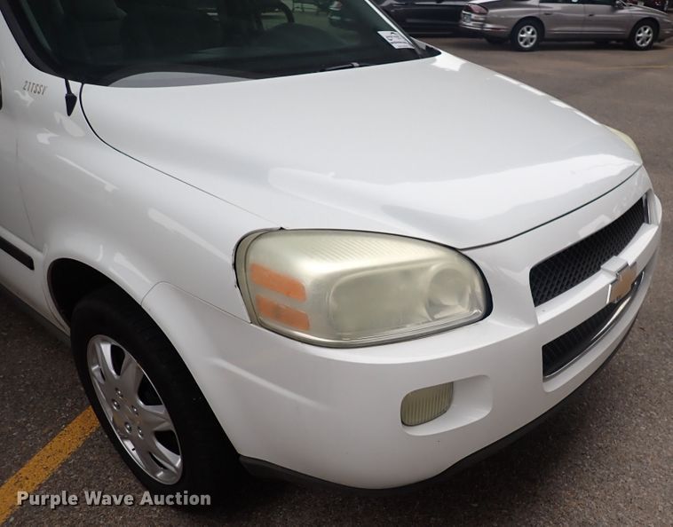 image for item DJ5633 2005 Chevrolet Uplander  van