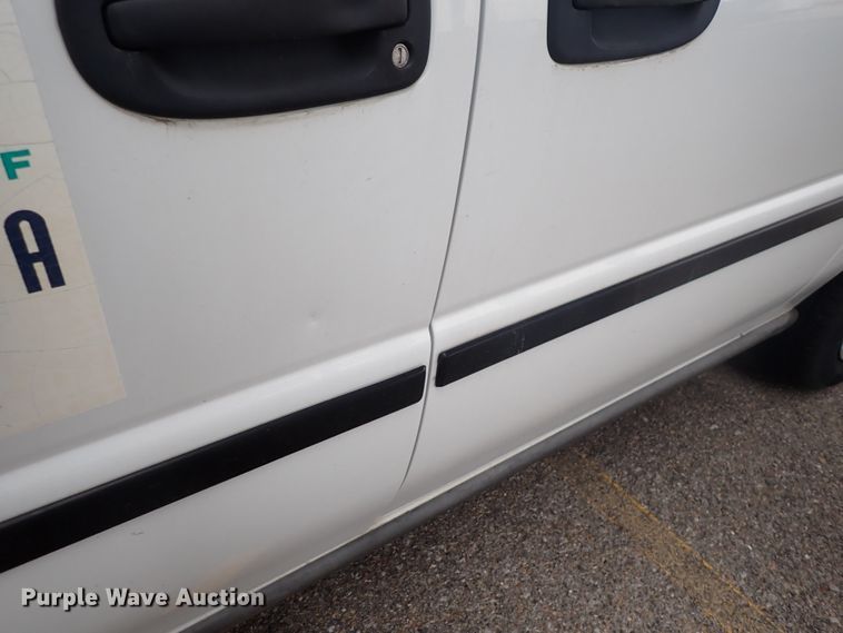 image for item DJ5633 2005 Chevrolet Uplander  van