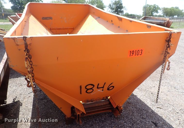 image for item DJ5684 Henderson spreader