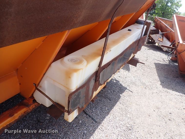 image for item DJ5684 Henderson spreader