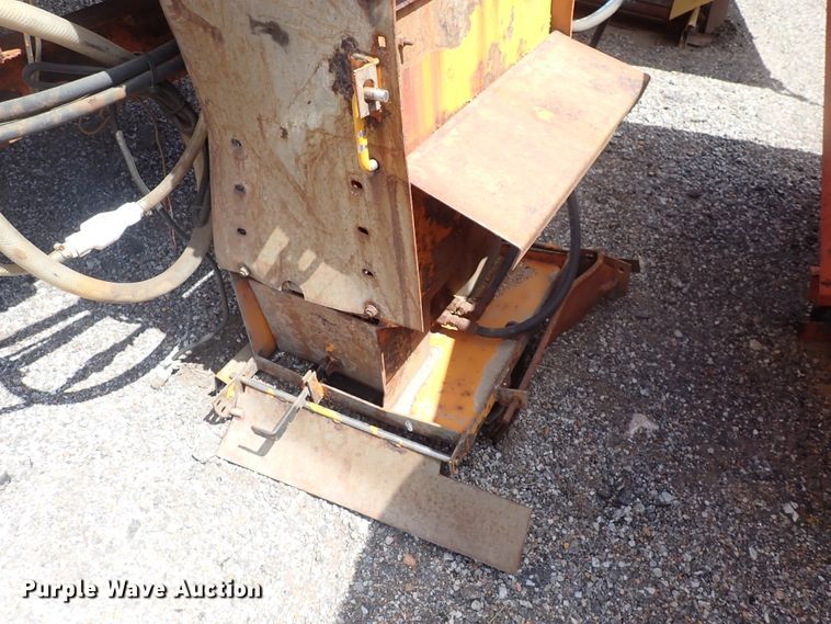 image for item DJ5684 Henderson spreader