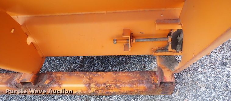 image for item DJ5684 Henderson spreader