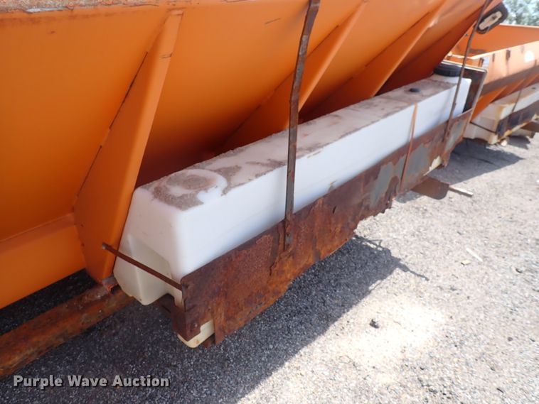 image for item DJ5686 Henderson spreader