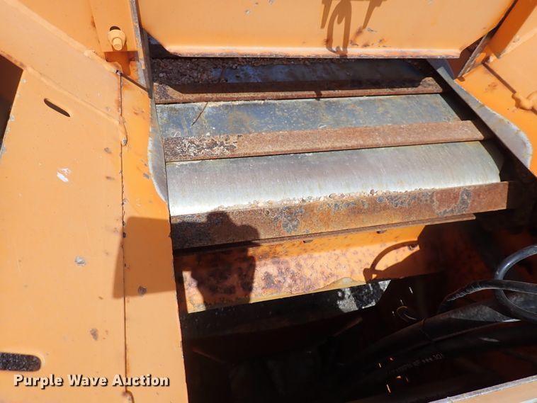 image for item DJ5686 Henderson spreader