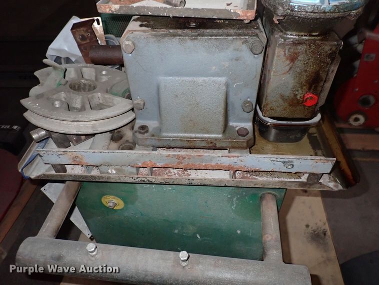 image for item IF9142 Greenlee 550 Speed Bender  pipe bender