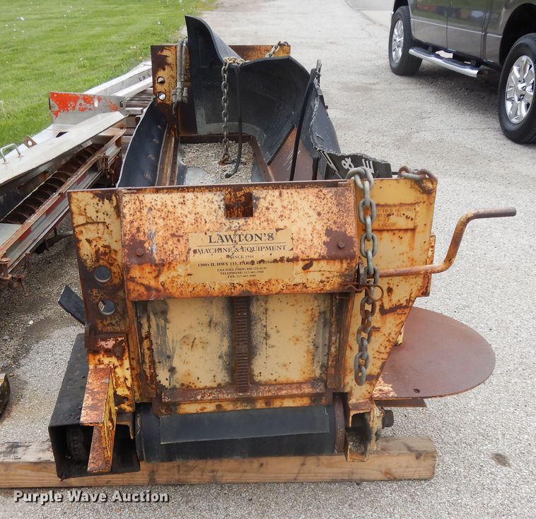 image for item DF6795 Lawton Equipment L8000  end gate spreader