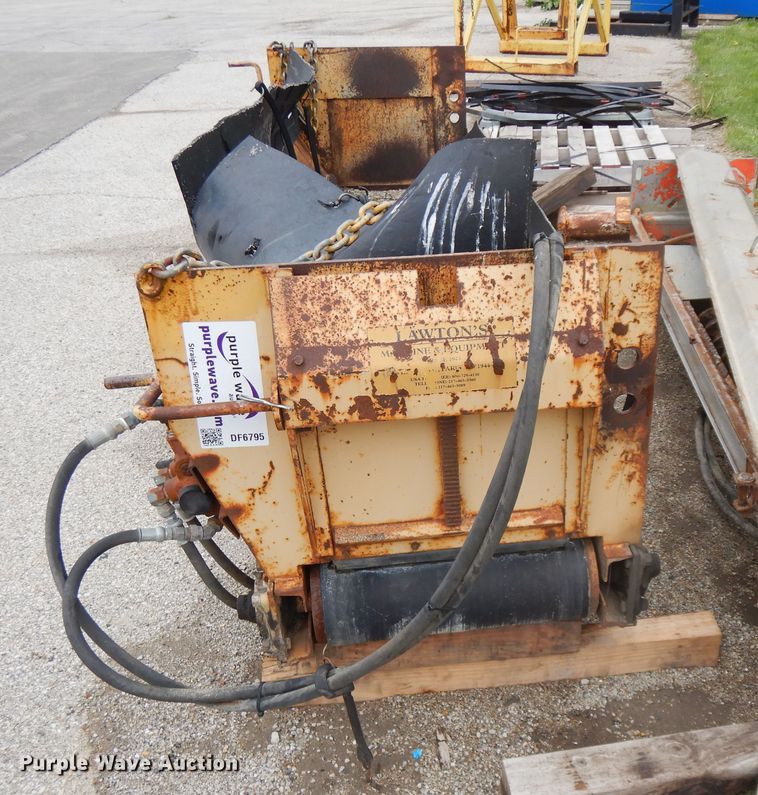 image for item DF6795 Lawton Equipment L8000  end gate spreader