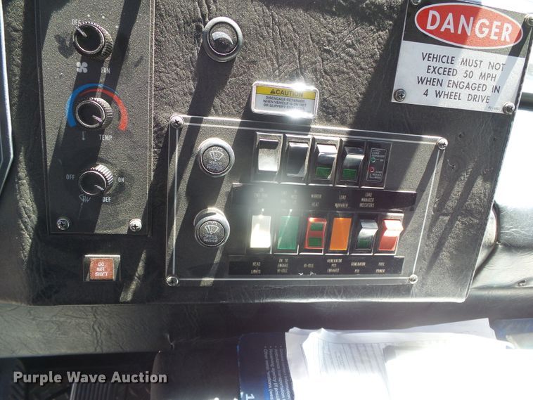 image for item DI5589 1997 Pierce  rescue vehicle