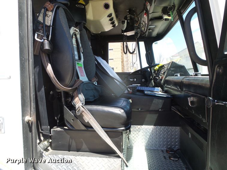 image for item DI5589 1997 Pierce  rescue vehicle