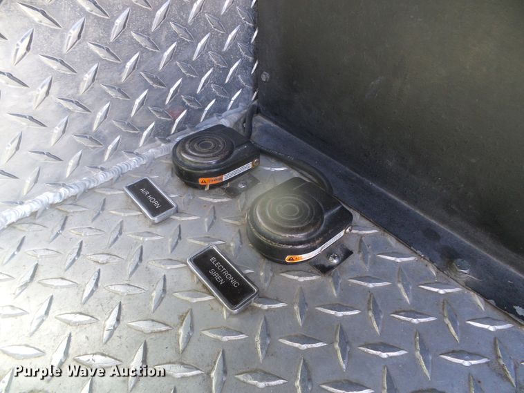 image for item DI5589 1997 Pierce  rescue vehicle