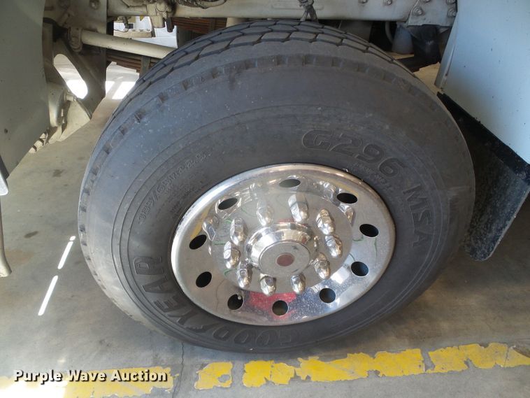 image for item DI5589 1997 Pierce  rescue vehicle