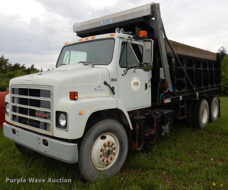 image for item DI6610 1988 International F2375  dump truck