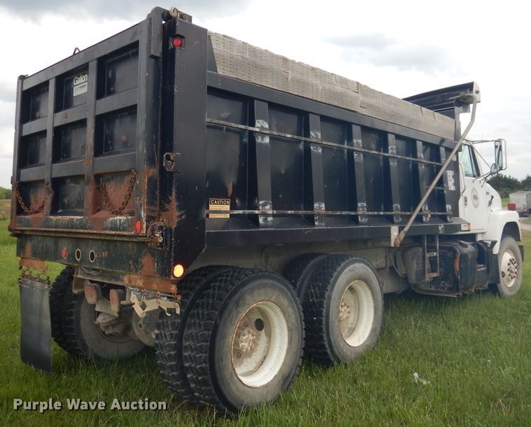 image for item DI6610 1988 International F2375  dump truck