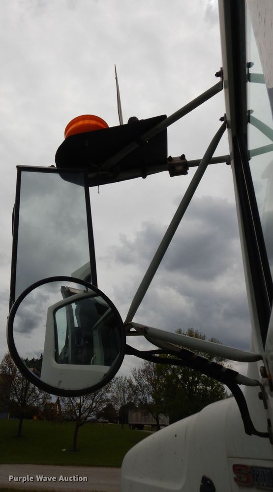 image for item DI6610 1988 International F2375  dump truck