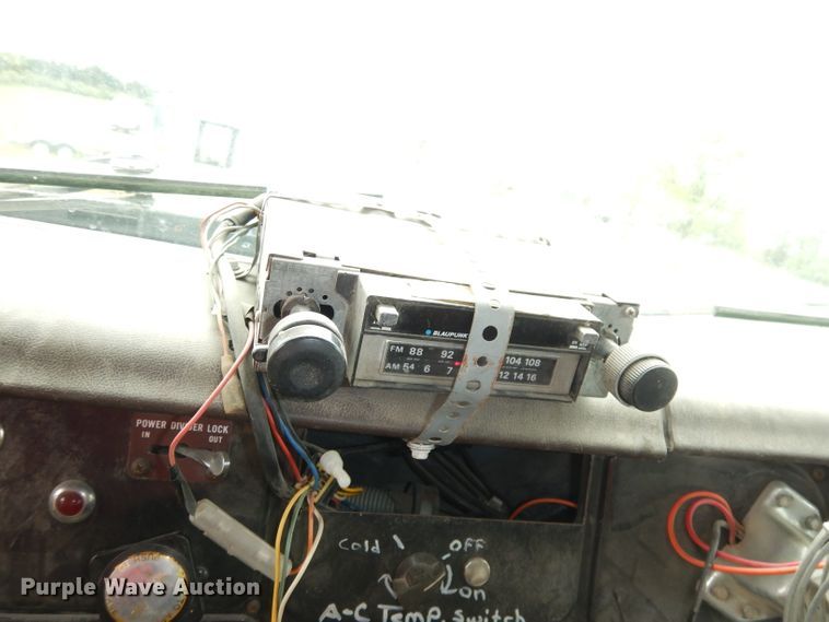 image for item DI6610 1988 International F2375  dump truck