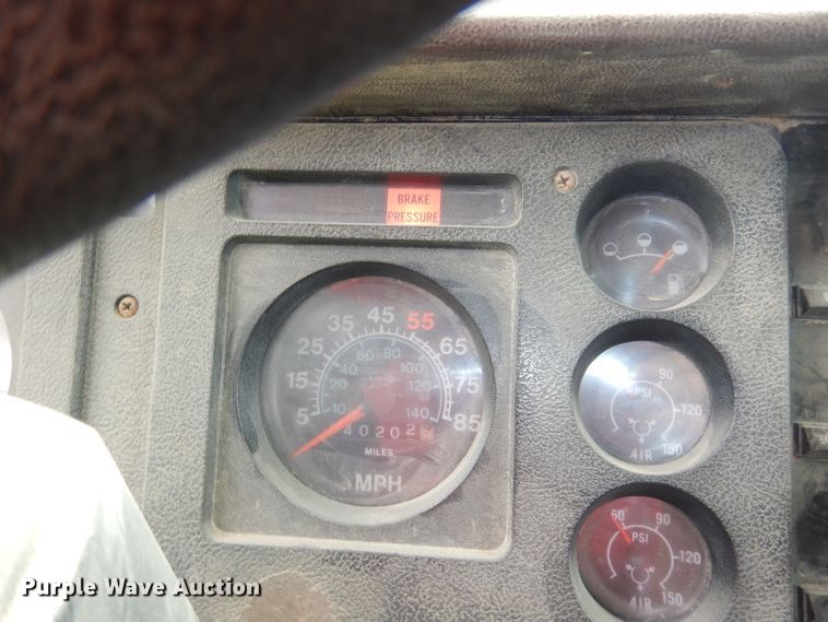 image for item DI6610 1988 International F2375  dump truck