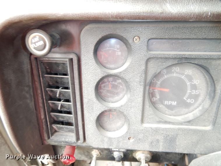 image for item DI6610 1988 International F2375  dump truck