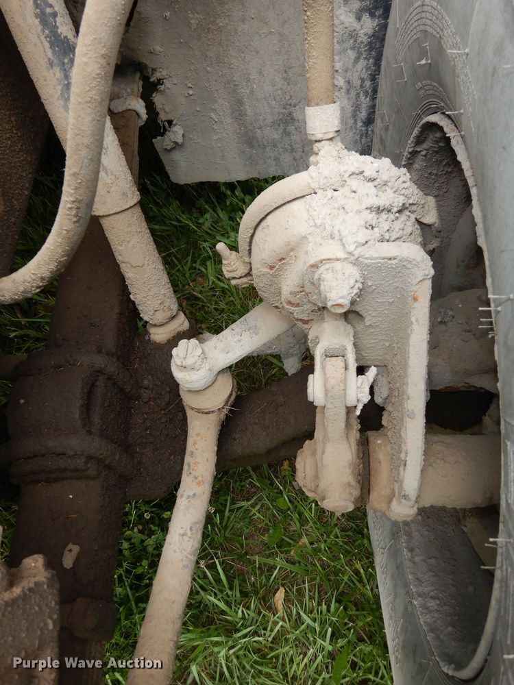 image for item DI6610 1988 International F2375  dump truck