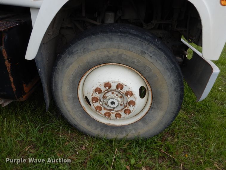 image for item DI6610 1988 International F2375  dump truck