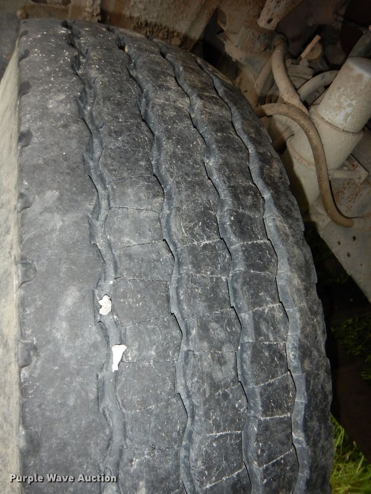 image for item DI6610 1988 International F2375  dump truck